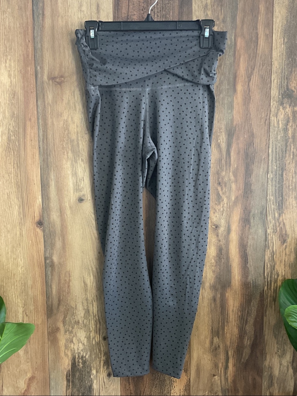 Nike Gray Fold-Over Waist Polka Dot Leggings M        C306